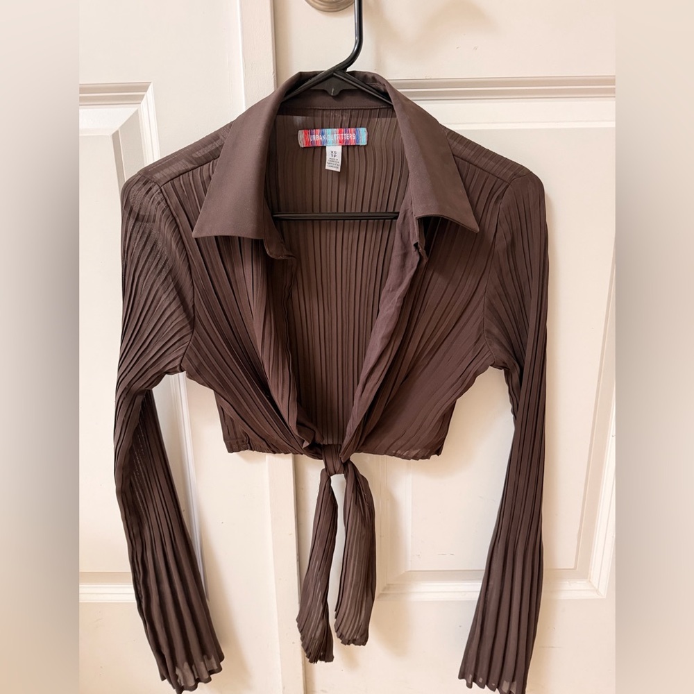 Urban Outfitters Brown Pleated Tie-Front Blouse xs